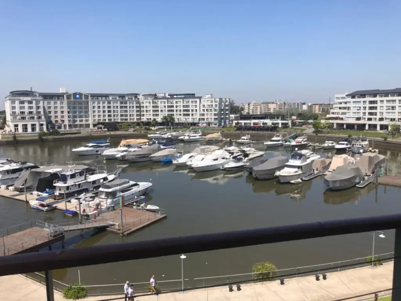 Studios de la Bahia .